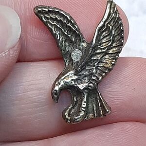 Vintage Eagle Bird metal lapel tac pin Gold/Brass-Tone Animal